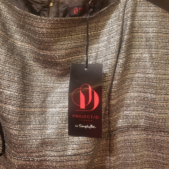 Plus size dress by Simplybee - Picture 2 of 5